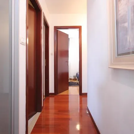 With A Parking Space - 8681 Appartement