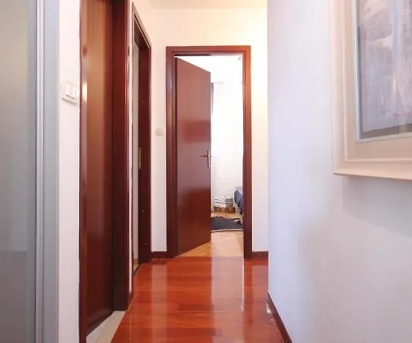 With A Parking Space - 8681 Appartement